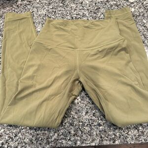 Lululemon
Size 4
Leggings